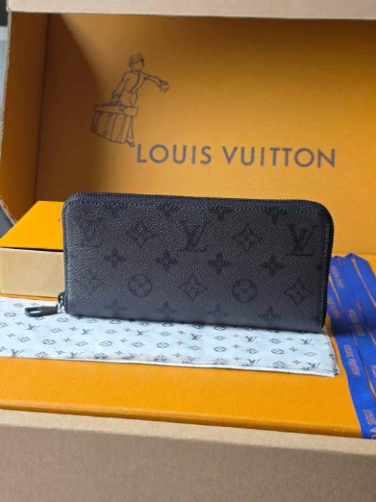 Picture of Louis Vuitton Wallets _SKUfw225085280fw